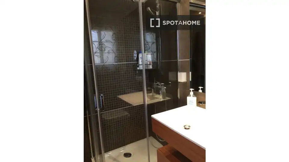 Bany de Apartament per a compartir en Vélez-Málaga amb Aire condicionat, Terrassa i Moblat