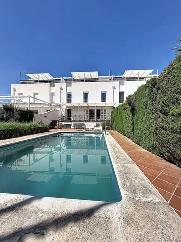 Casa adosada en Venta en Avenida ALMUÑECAR en Barrio de Zaidín