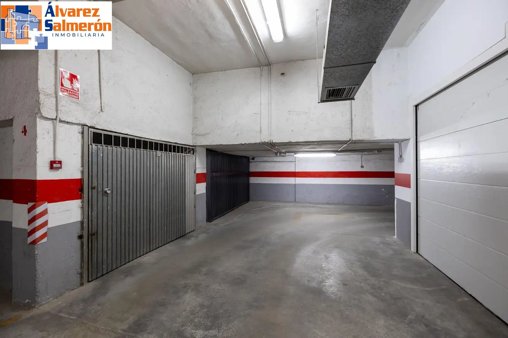 Parking of Flat for sale in Granada
