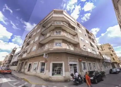 Vista exterior de Piso en venta en Elda