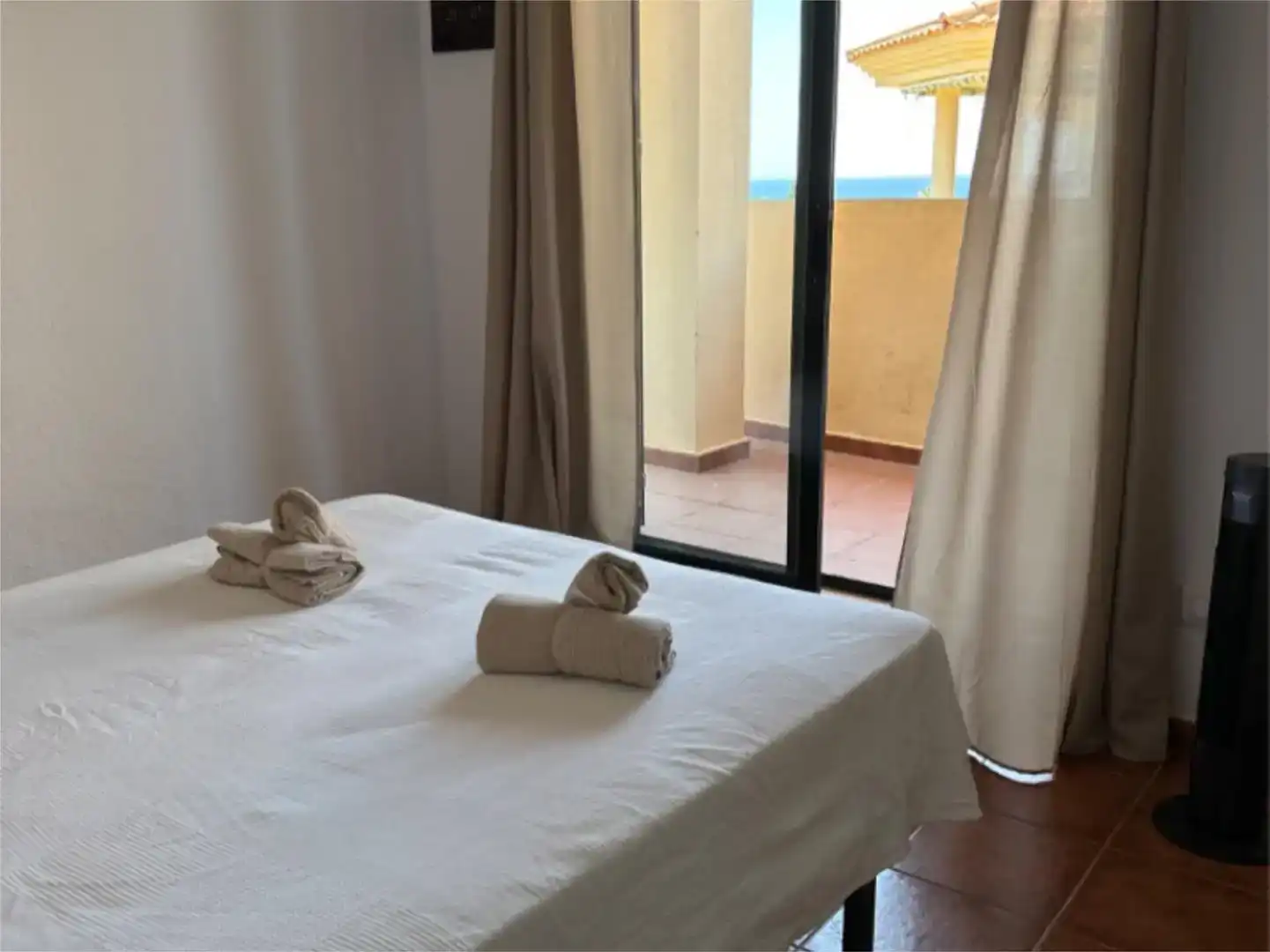 Bedroom of Flat for rent in Alemanes