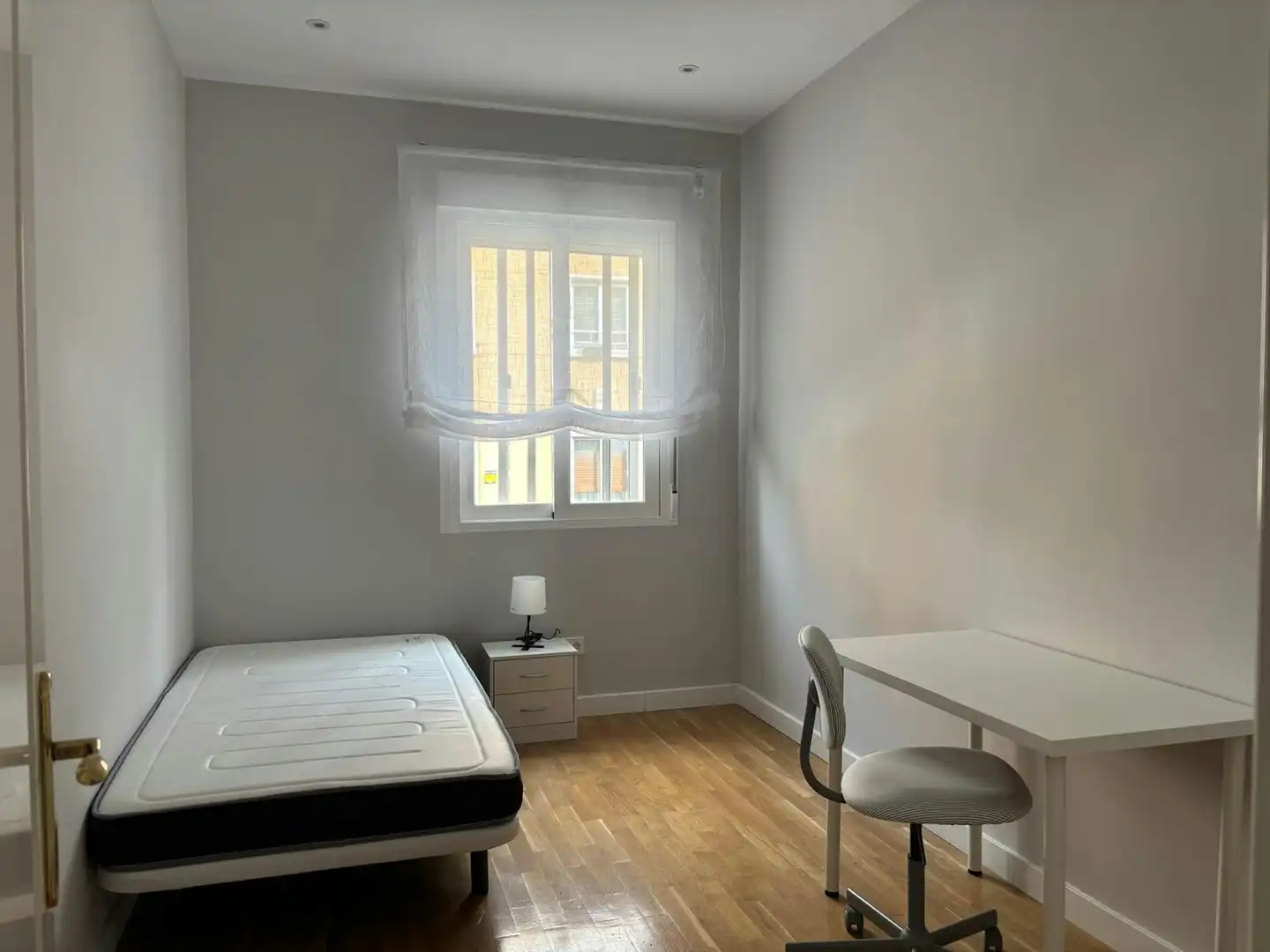 Bedroom of Flat for rent in Madrid  with Heating, Furnished and Washing machine