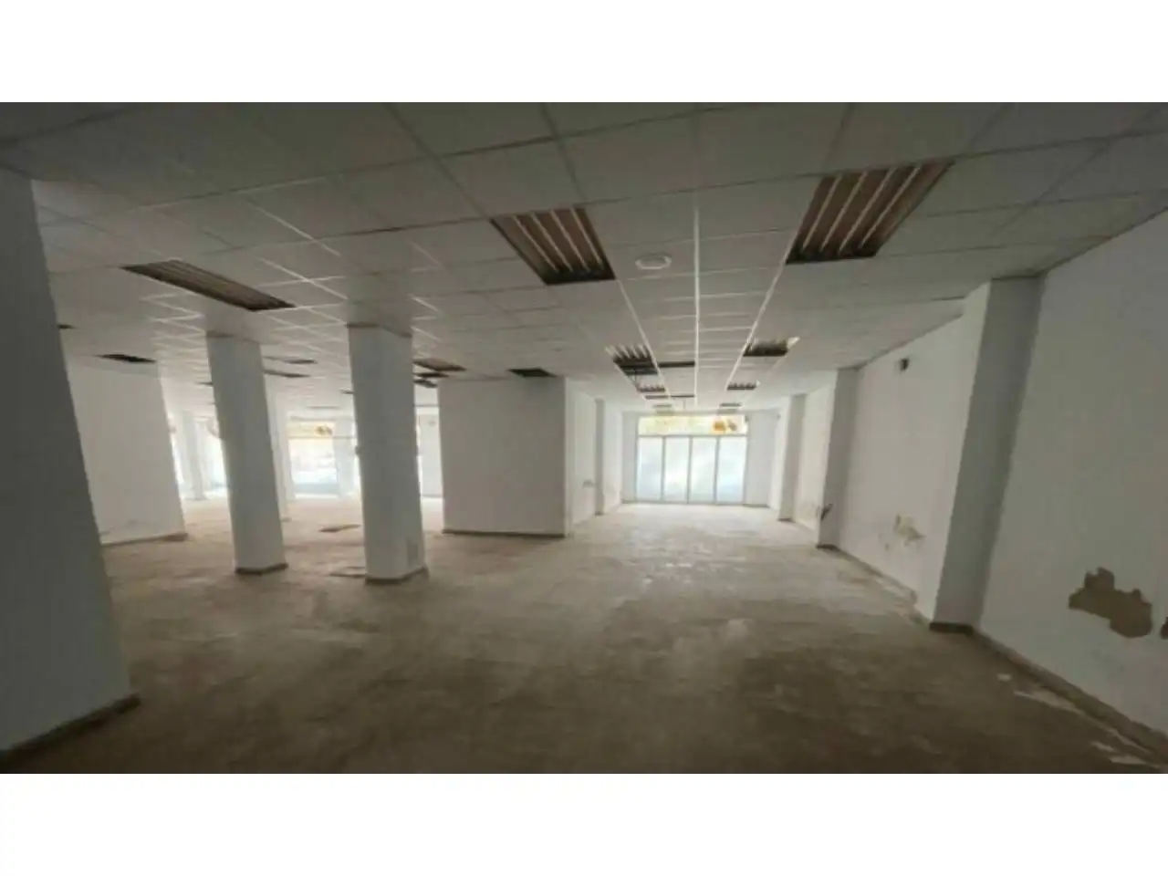 Business premises for sale in Calle Victoria Kent