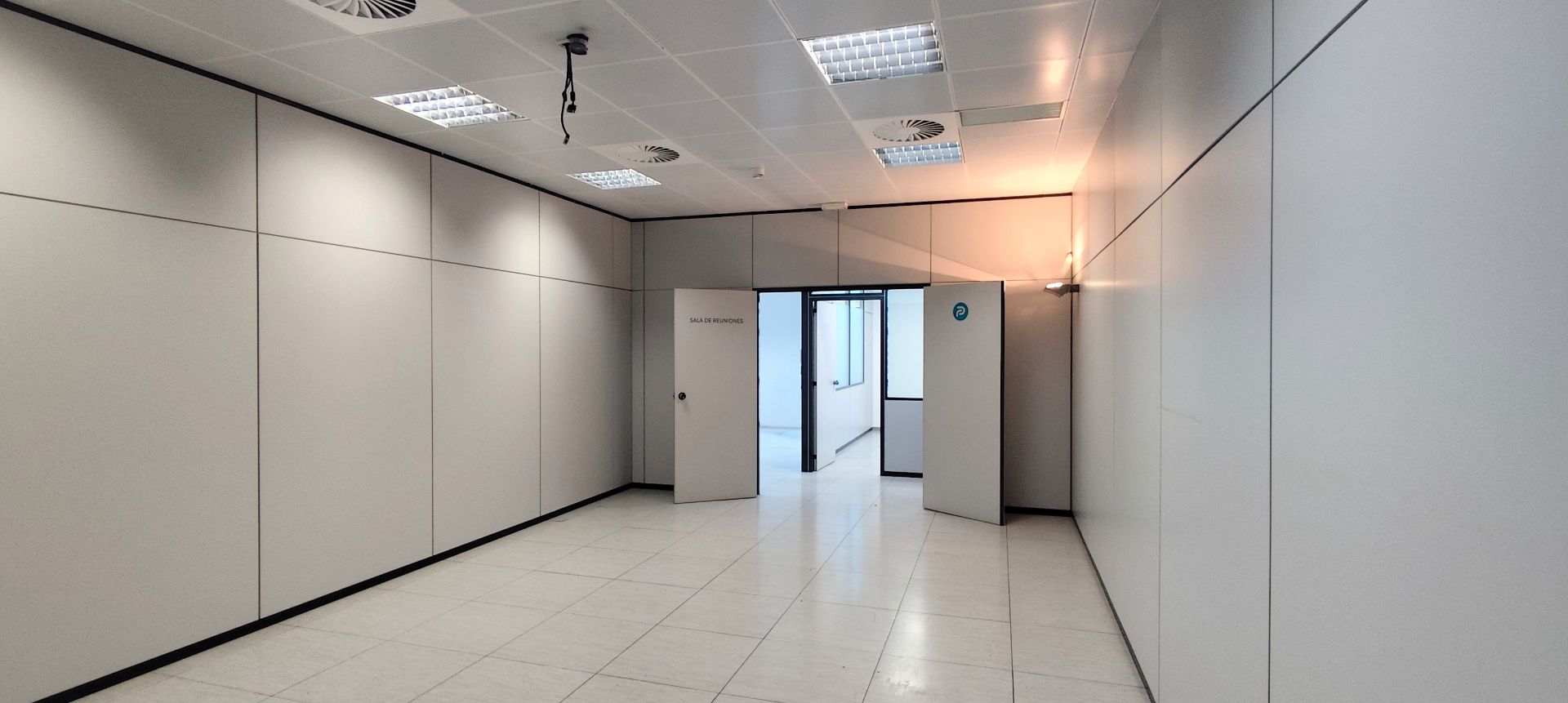 Oficina en venda a Passatge de Montserrat Isern, Granvia LH