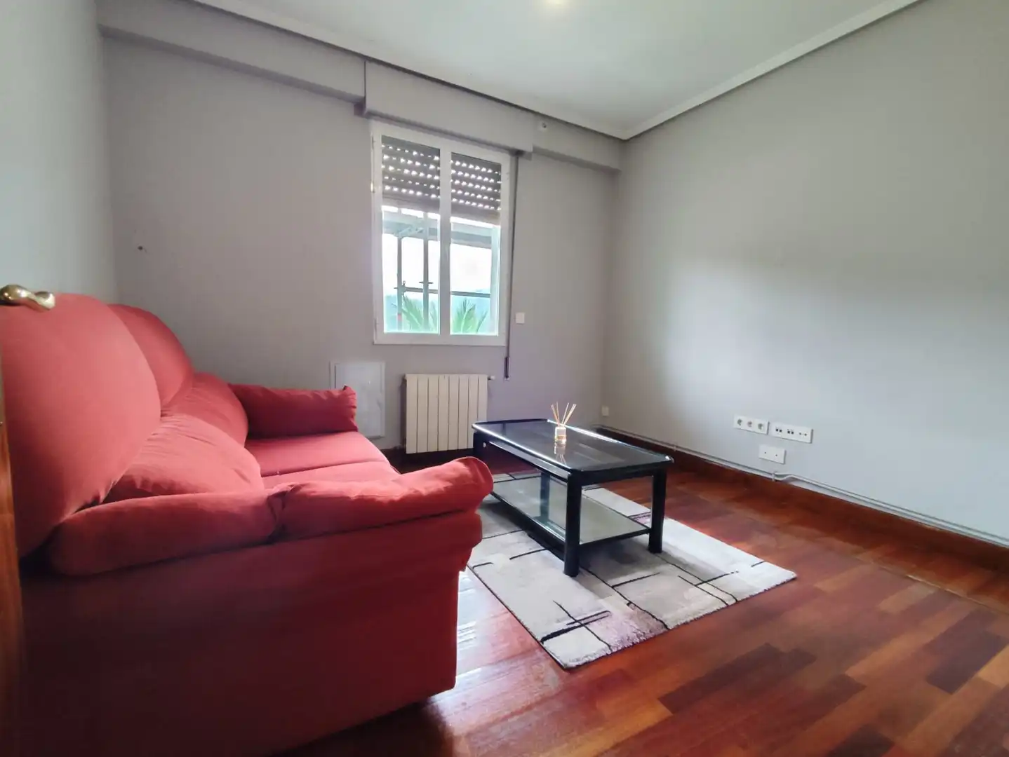 Sala d'estar de Pis en venda en Bilbao  amb Calefacció i Moblat