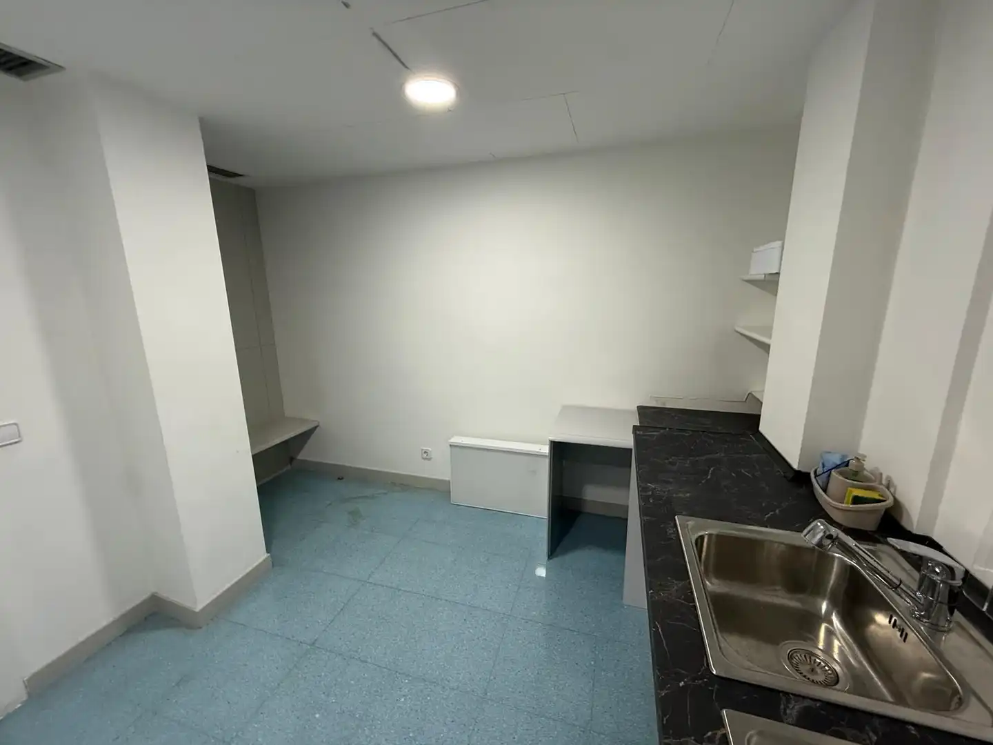 Kitchen of Office for rent in Girona