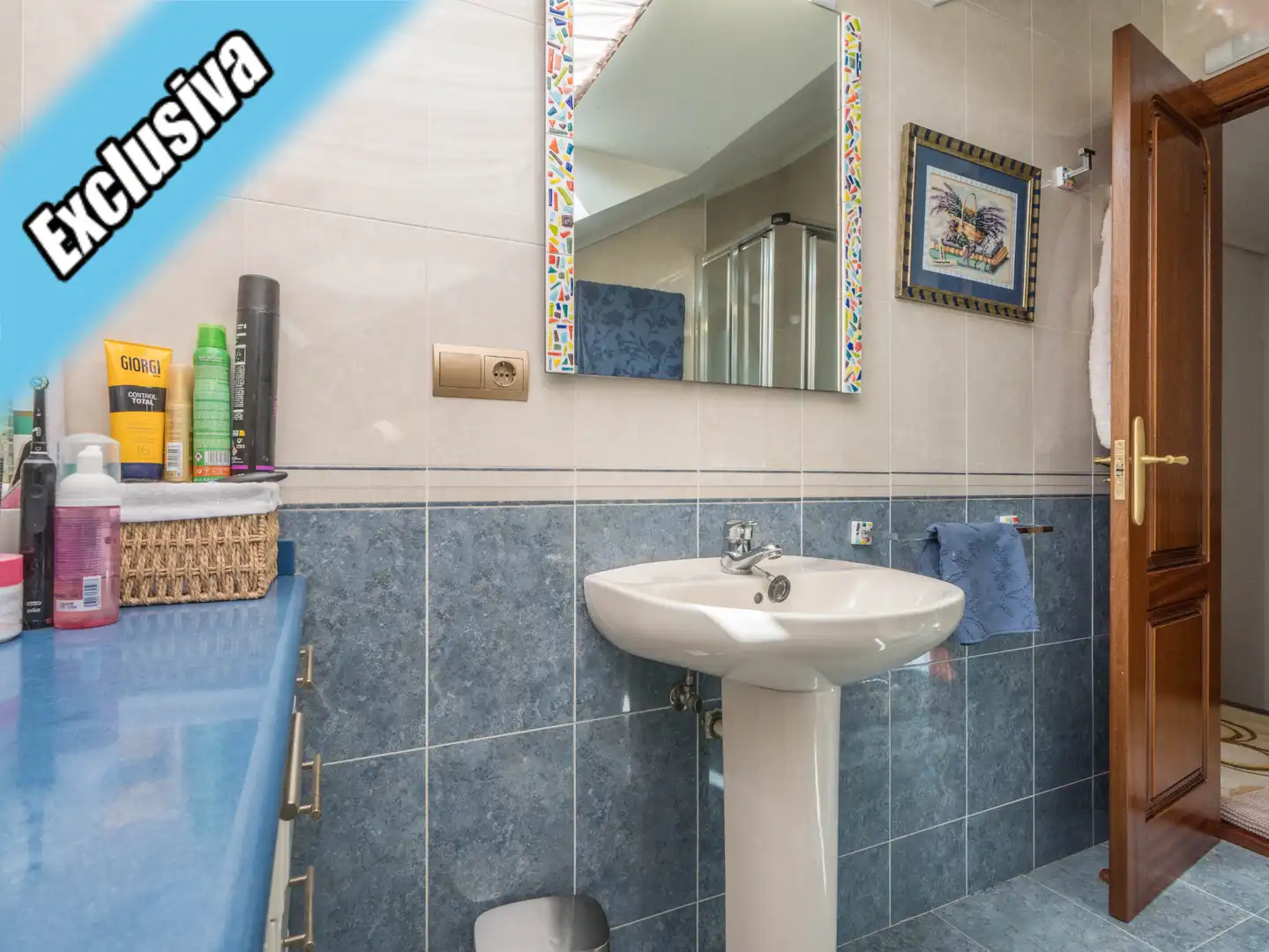 Badezimmer von Maisonette zum Verkauf in Laredo mit Heizung, Parkett und Balkon