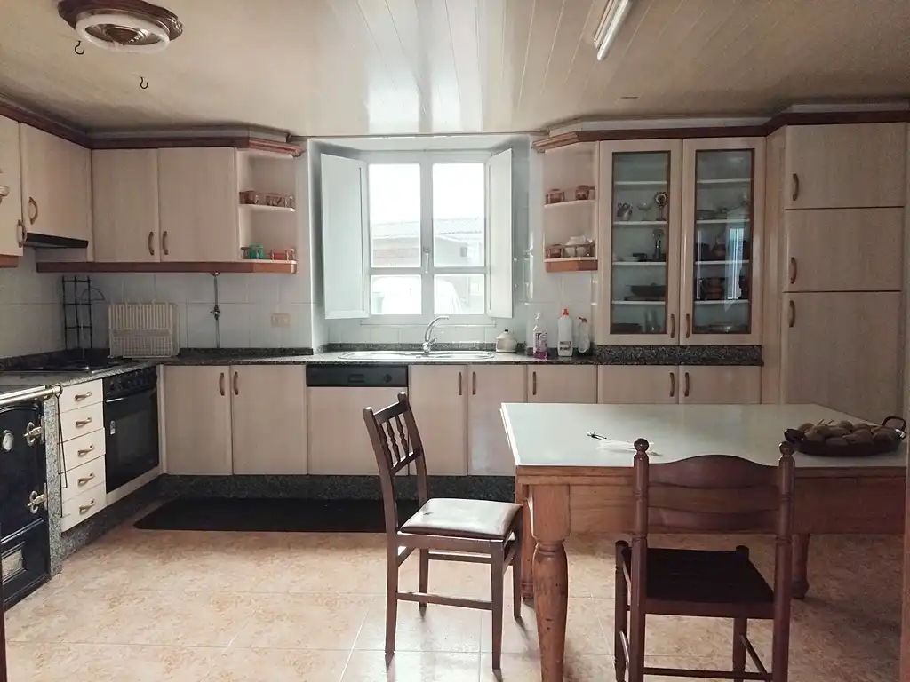Cocina de Casa adosada en venta en Paderne con Calefacción, Jardín privado y Horno