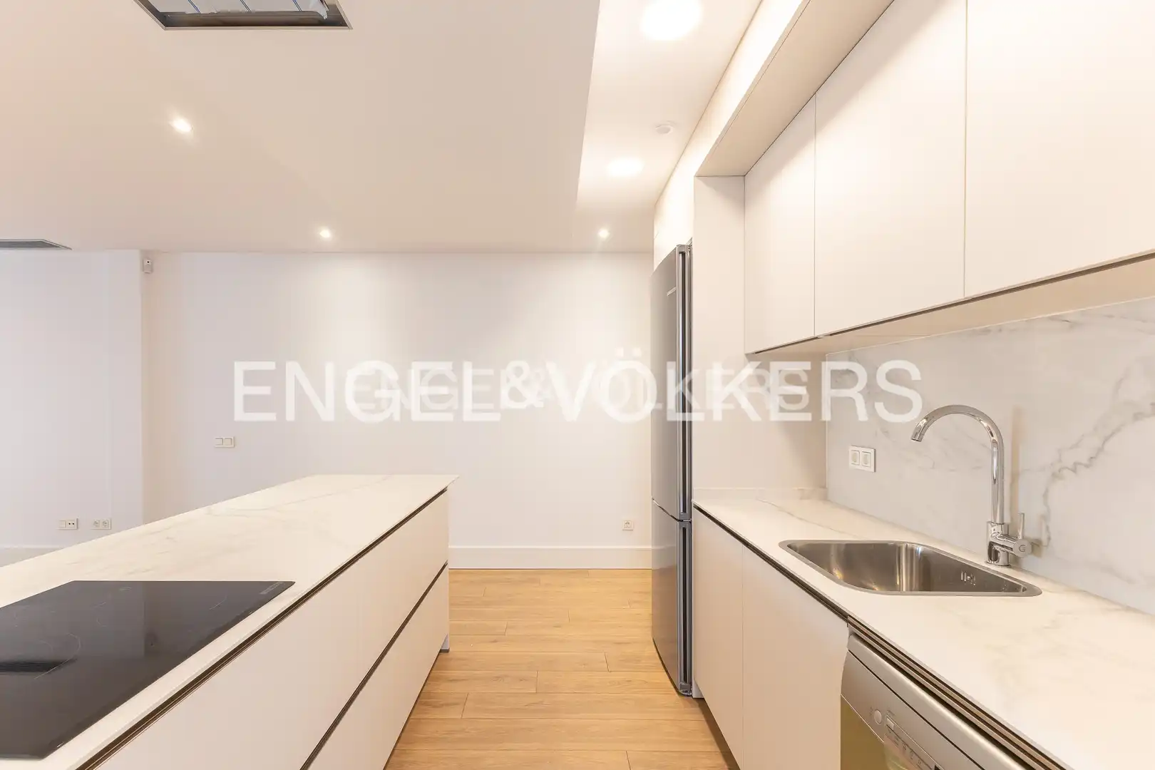 Kitchen of Flat for sale in Madrid  with Air Conditioner, Heating and Storage room