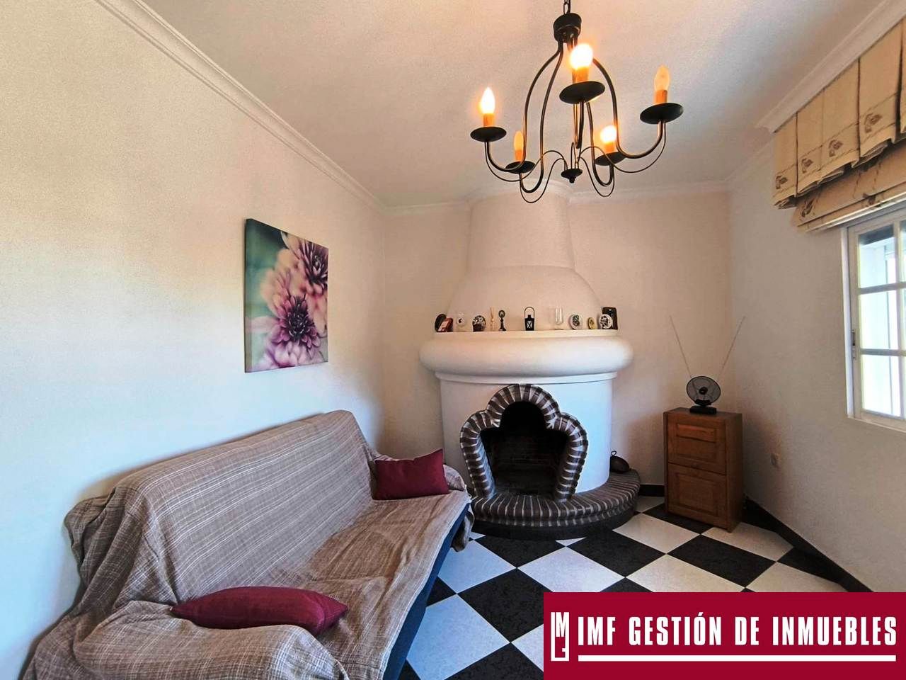 Sala d'estar de Finca rústica en venda en Vélez-Málaga amb Jardí privat, Terrassa i Moblat