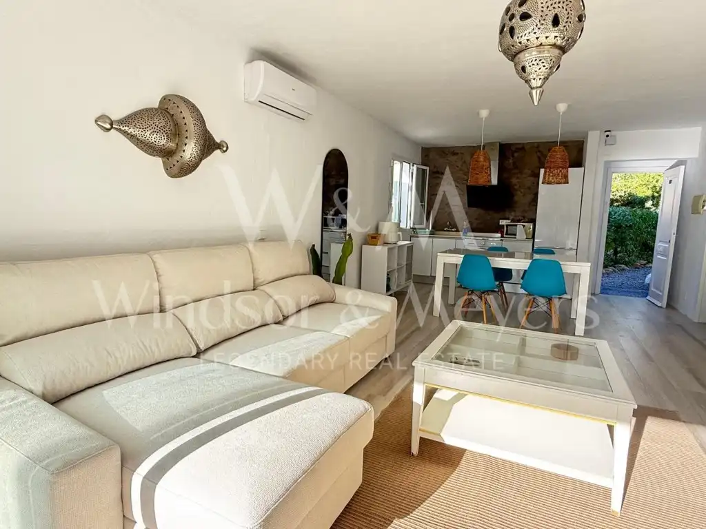 Wohnzimmer von Wohnungen zur Miete in Sant Josep de sa Talaia mit Klimaanlage, Privatgarten und Terrasse