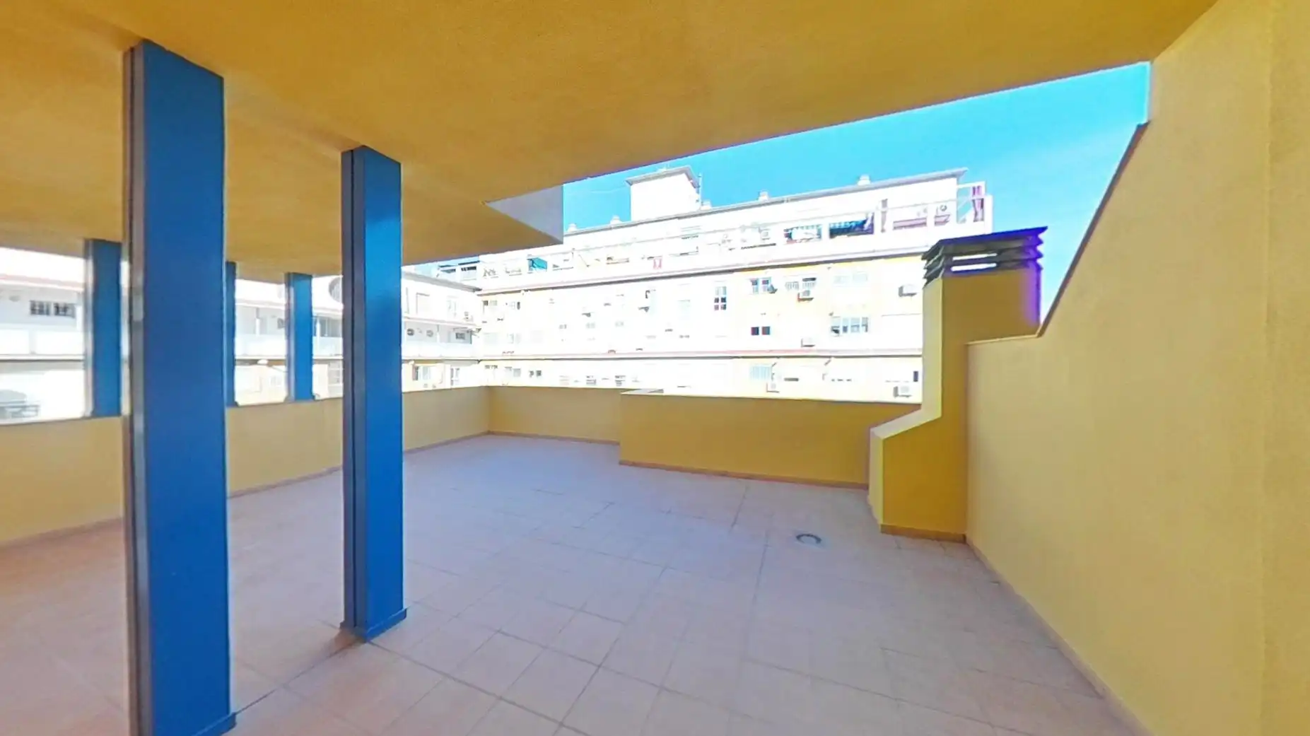 Apartamento en venta en Av Aeronaútica, Urbadiez - Entrepuentes