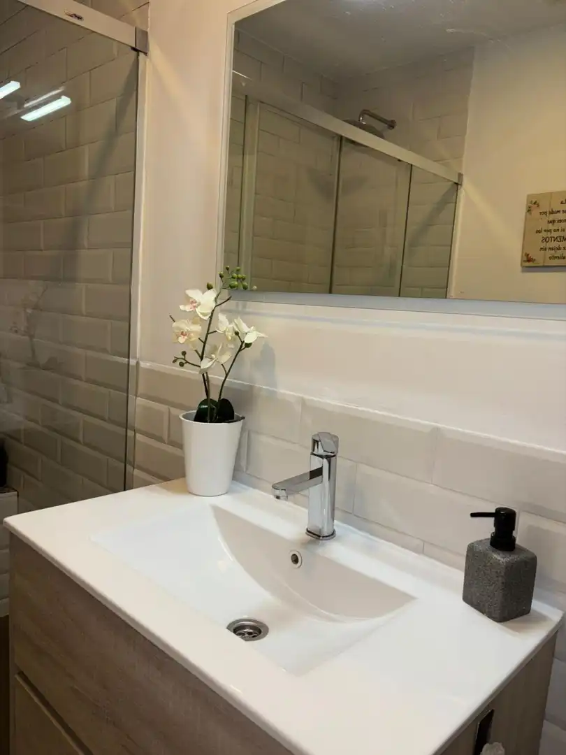 Baño de Ático de alquiler en Alcalá de Guadaira con Aire acondicionado, Calefacción y Terraza