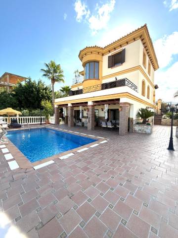 Casa-chalet en Venta en Calle MINERVA, DE, 37 en Coín