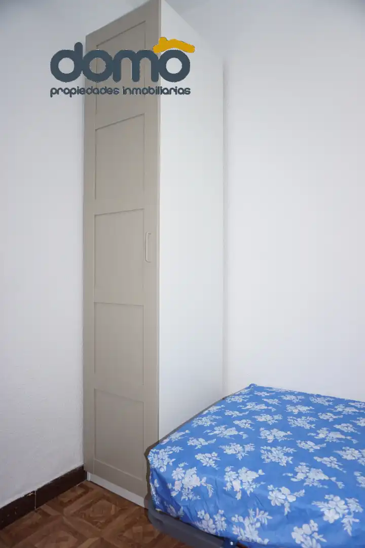 Habitación de Piso para compartir en Granada con Amueblado, Horno y Lavadora