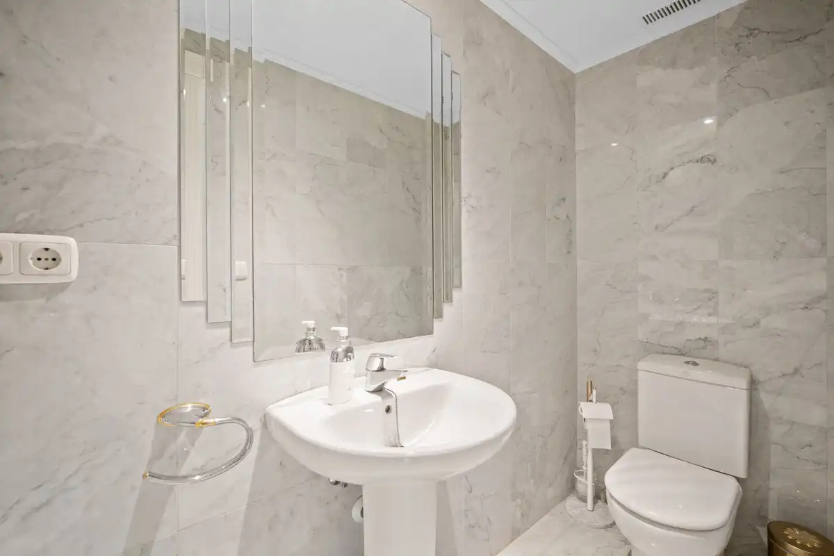 Penthouse with pool for sale in Avenida Bulevar Príncipe Alfonso de Hohenlohe, imagen 8