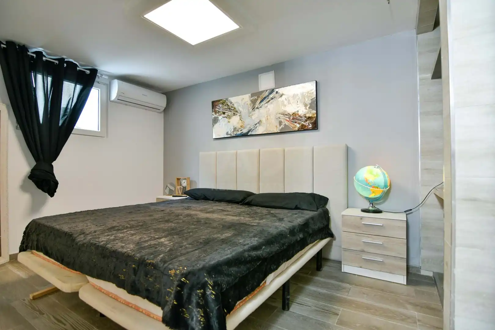 Bedroom of Commercial properties for sale in Eivissa