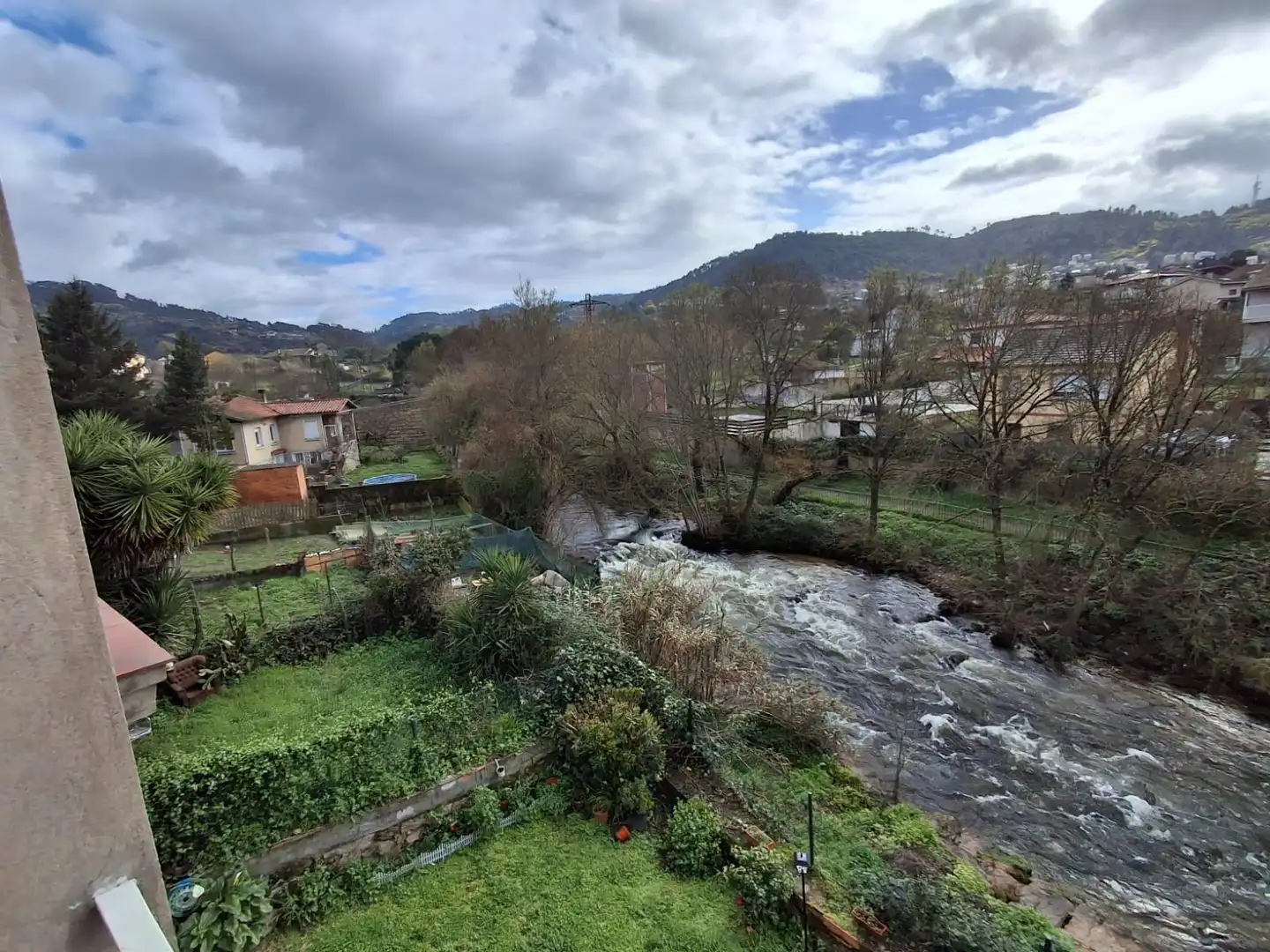 Vista exterior de Casa o xalet de lloguer en Ourense Capital 