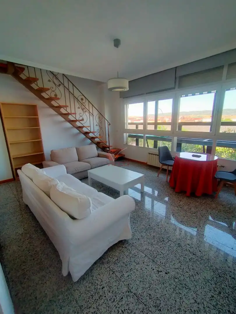 Sala de estar de Piso de alquiler en Cuenca con Calefacción, Trastero y Amueblado