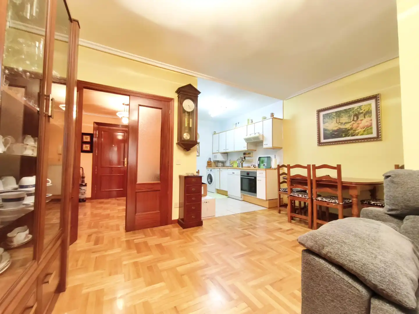 Sala d'estar de Pis en venda en  Logroño amb Calefacció, Parquet i Terrassa