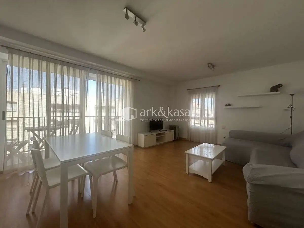 Vista exterior de Piso de alquiler en Valencia con Amueblado, Horno y Microondas