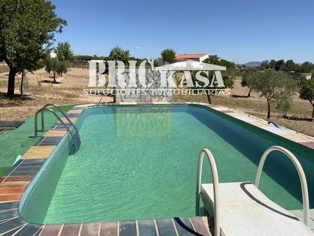 Casa-chalet en Venta en Casar de Cáceres