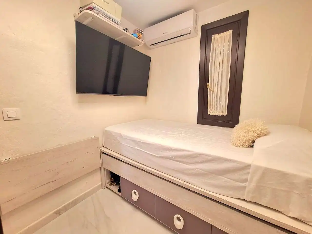 Schlafzimmer von Erdgeschoss zum Verkauf in San Bartolomé de Tirajana mit Klimaanlage, Terrasse und Möbliert
