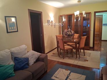 Flat with lift to rent in Carril das Flores