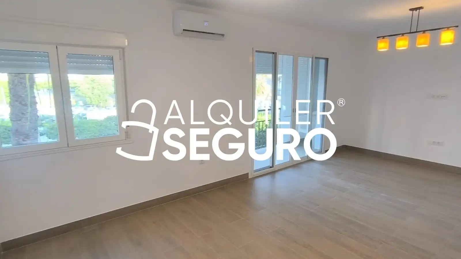 Sala d'estar de Pis de lloguer en Sevilla amb Aire condicionat