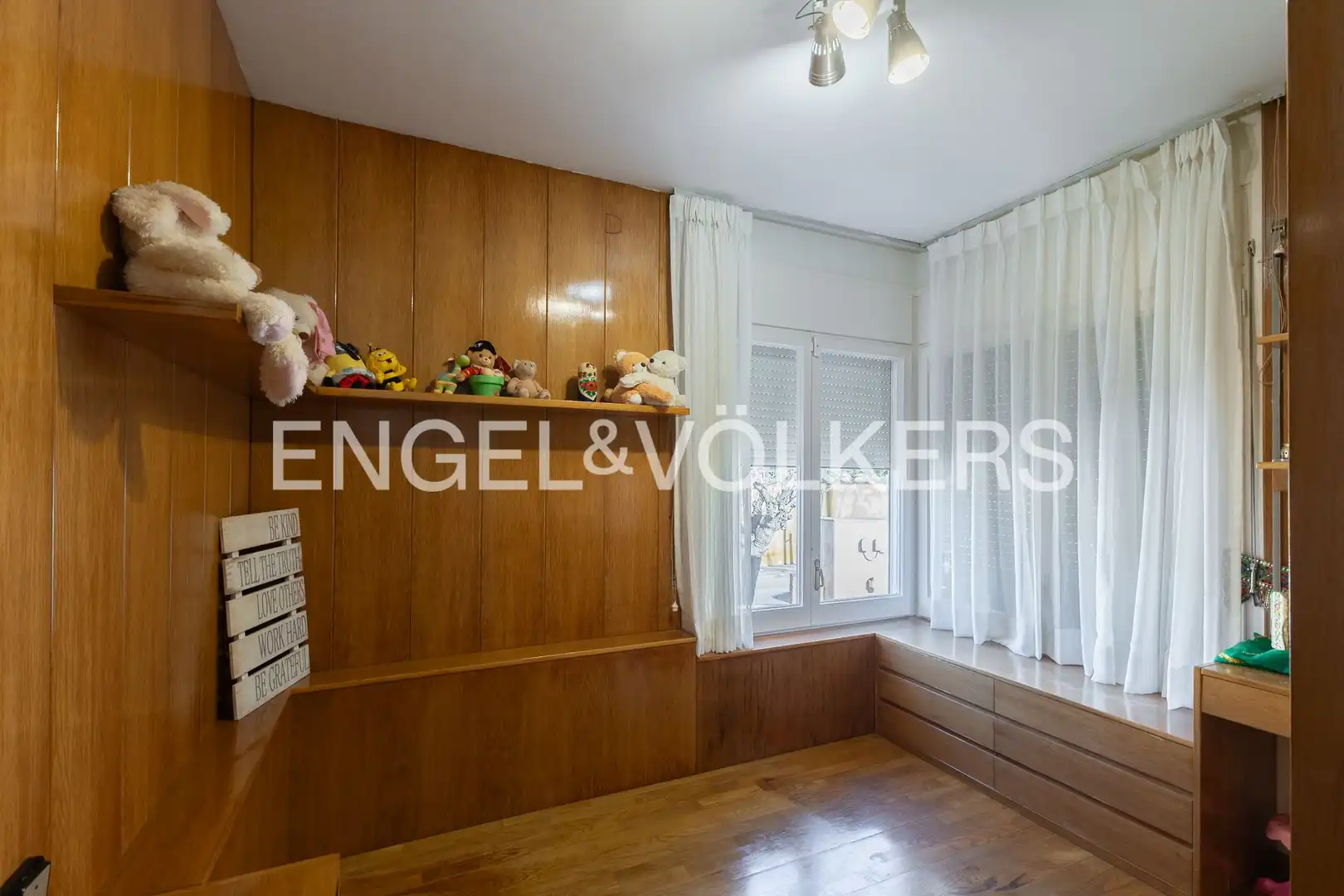 Habitación de Casa o chalet en venta en Sant Just Desvern con Aire acondicionado, Calefacción y Jardín privado