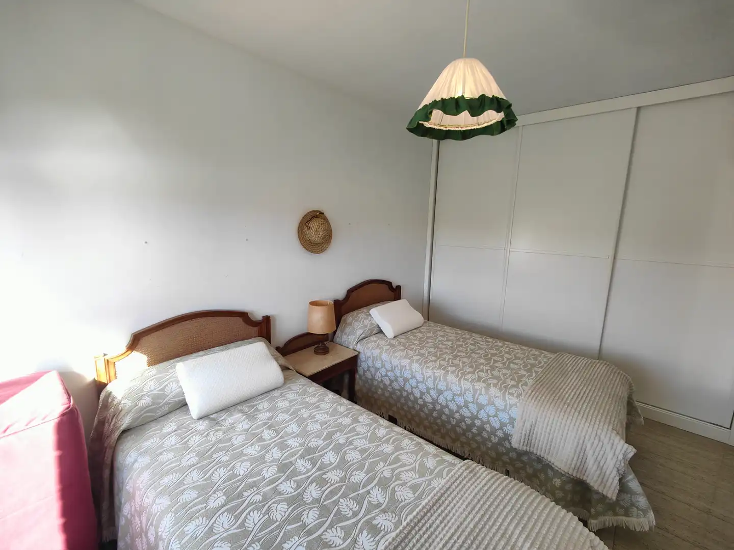 Habitación de Planta baja de alquiler en Suances con Calefacción, Terraza y Amueblado