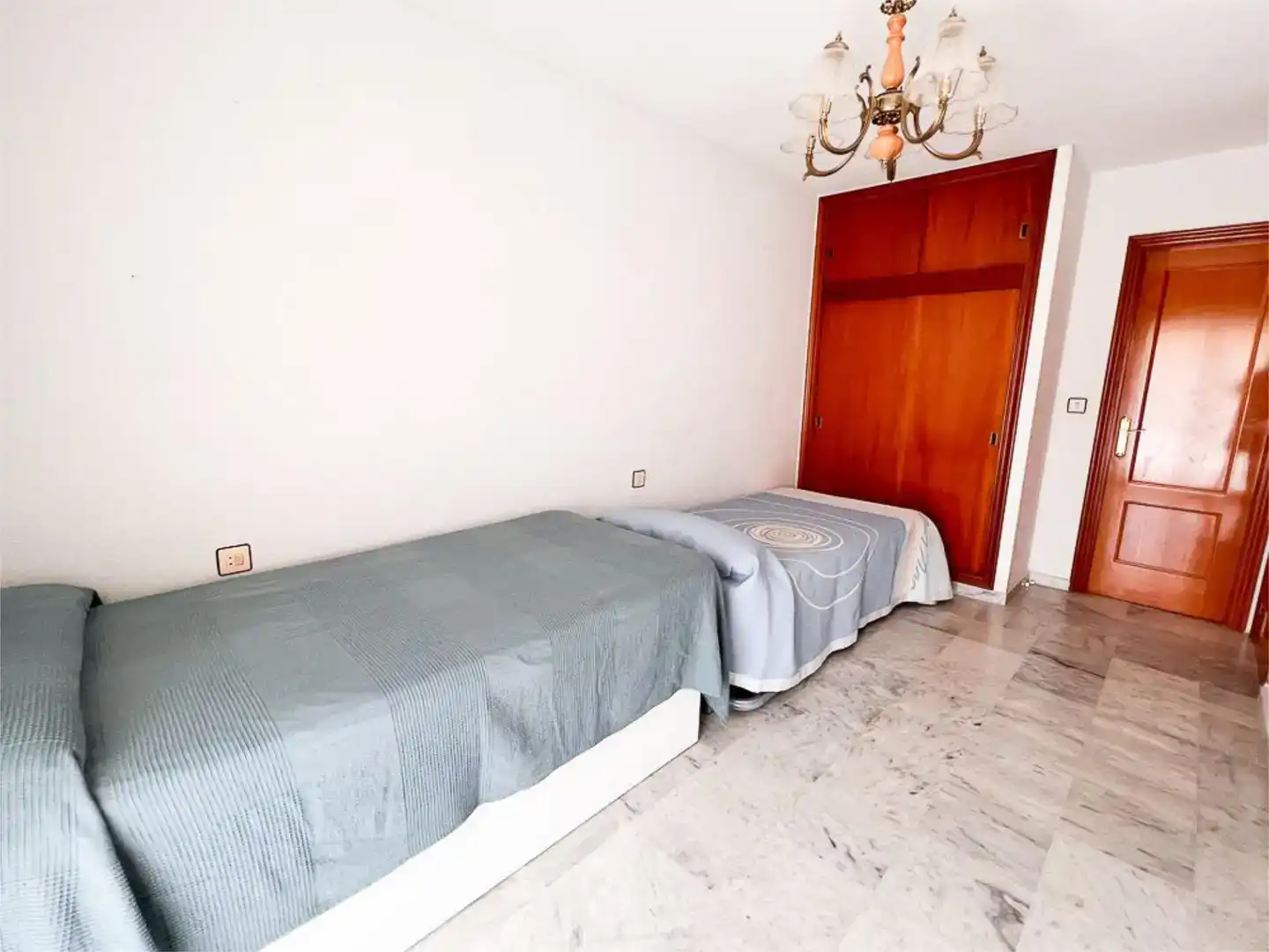 Schlafzimmer von Wohnungen zur Miete in Salobreña mit Schwimmbad und Balkon
