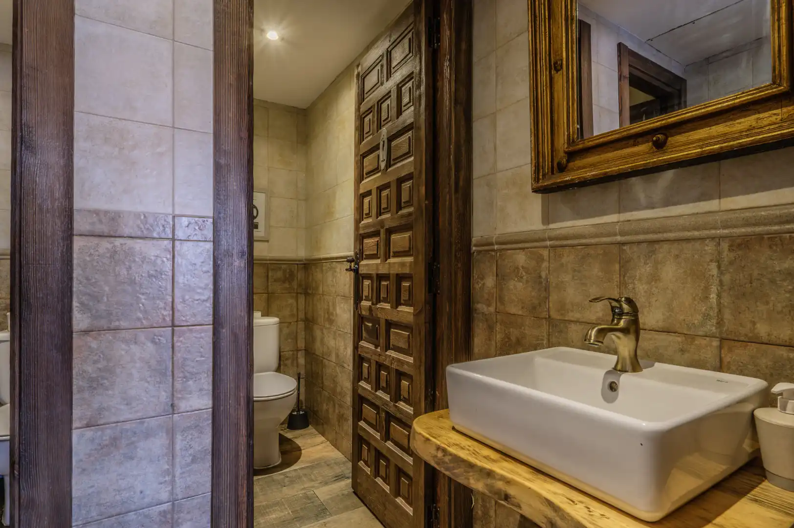 Baño de Local en venta en Santa María de la Alameda con Calefacción, Amueblado y Alarma