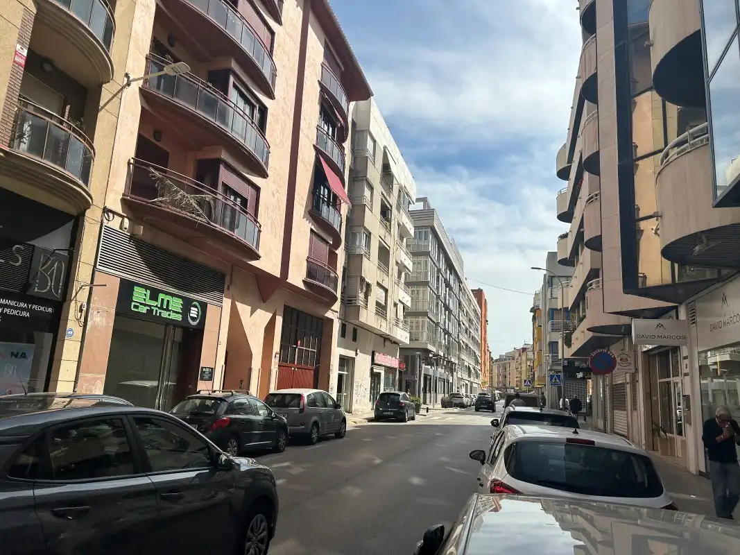 Vista exterior de Local en venta en Gandia