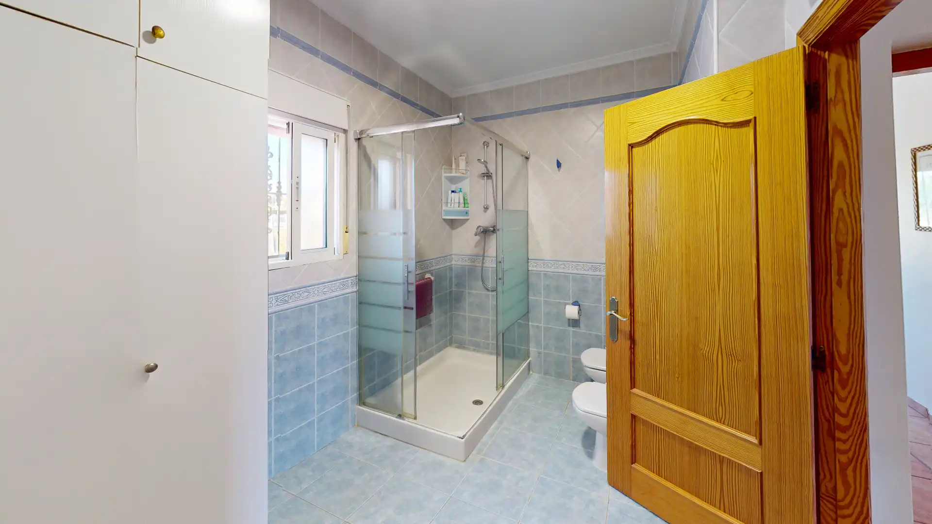 Bany de Casa o xalet en venda en Elche / Elx amb Aire condicionat, Jardí privat i Terrassa