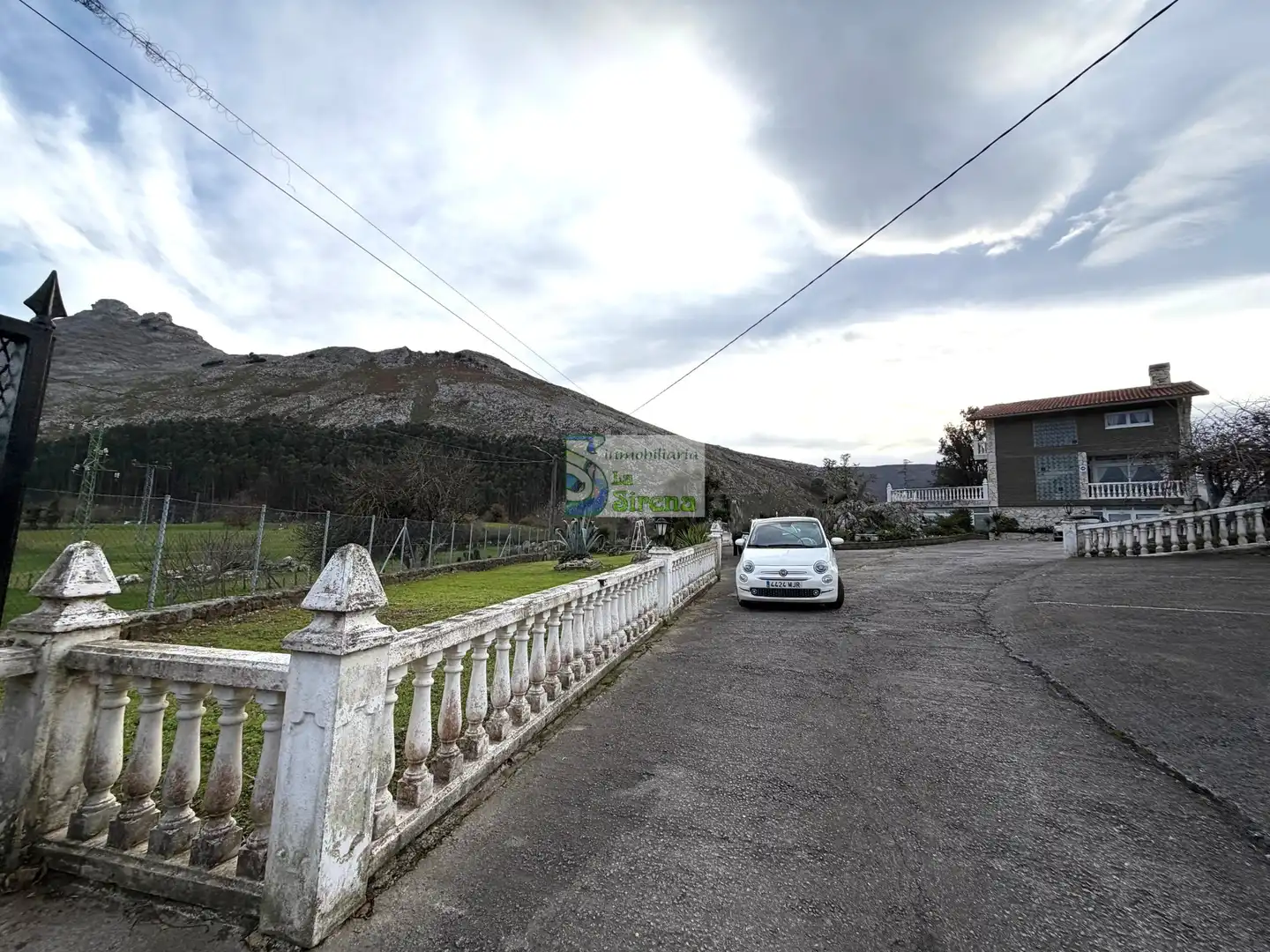 Vista exterior de Casa o chalet en venta en Castro-Urdiales con Calefacción, Jardín privado y Terraza
