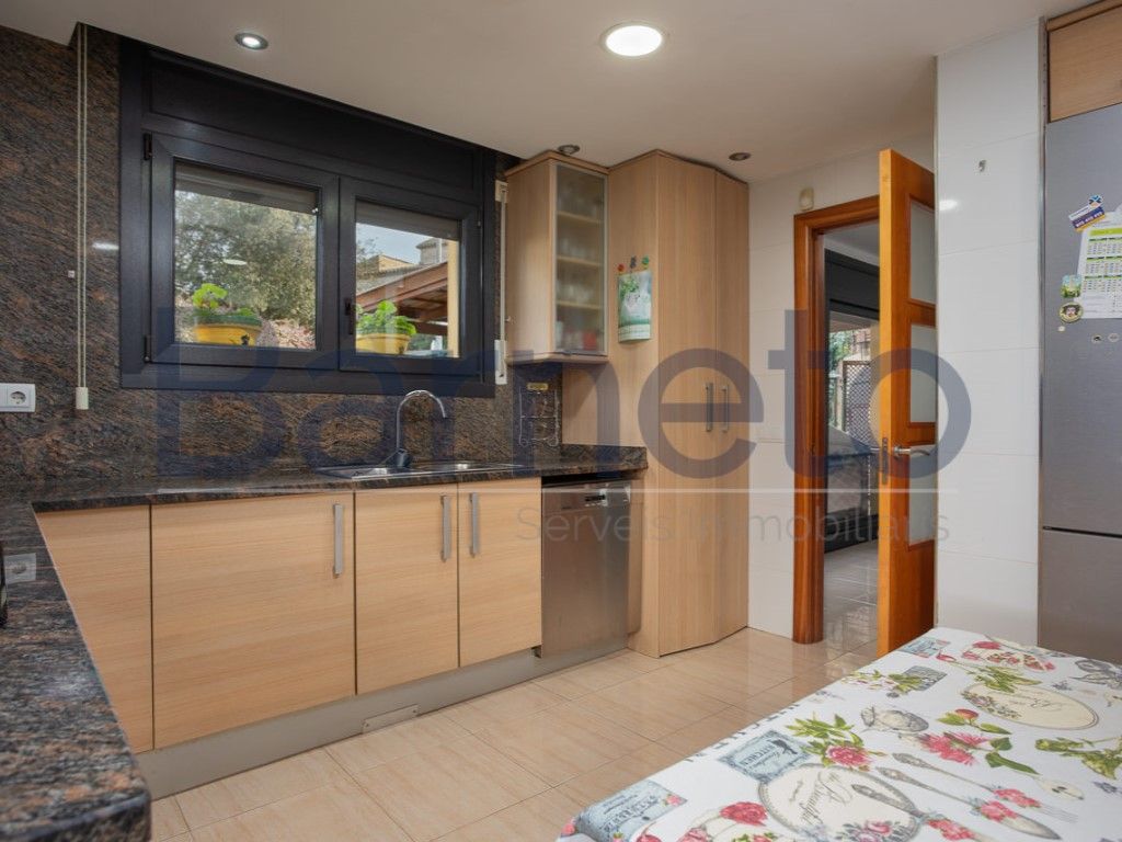 Kitchen of House or chalet for sale in Girona Capital  with Air Conditioner