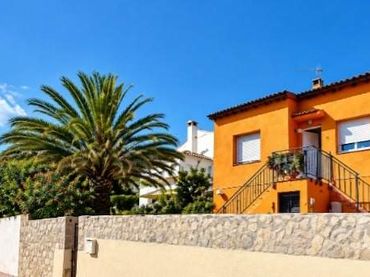 Casa amb jardí en venda a Carrer de les Moreres