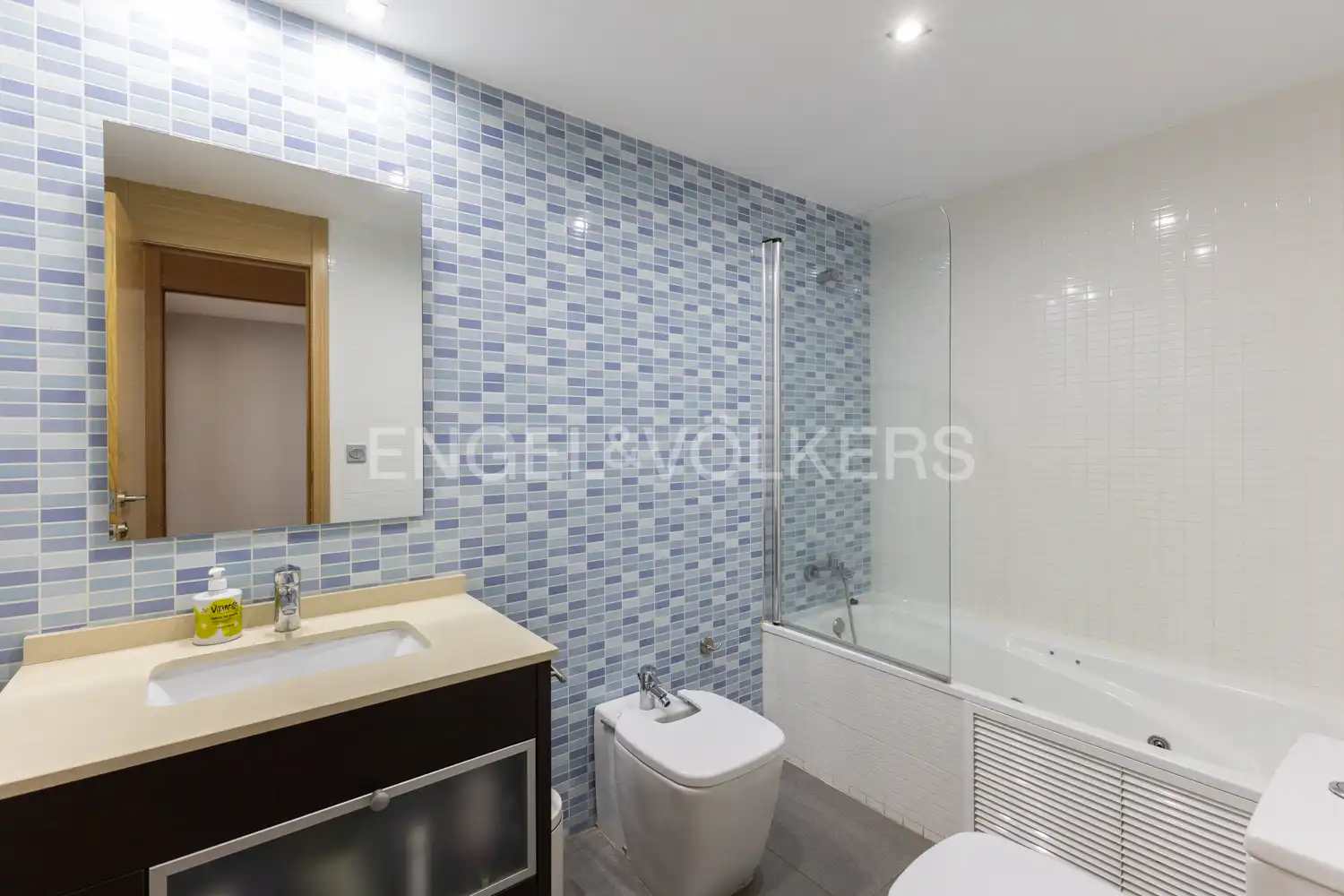 Baño de Piso de alquiler en El Puig de Santa Maria con Aire acondicionado, Calefacción y Terraza