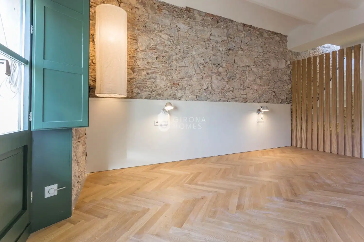 Attic for rent in Girona  with Air Conditioner, Heating and Pets allowed