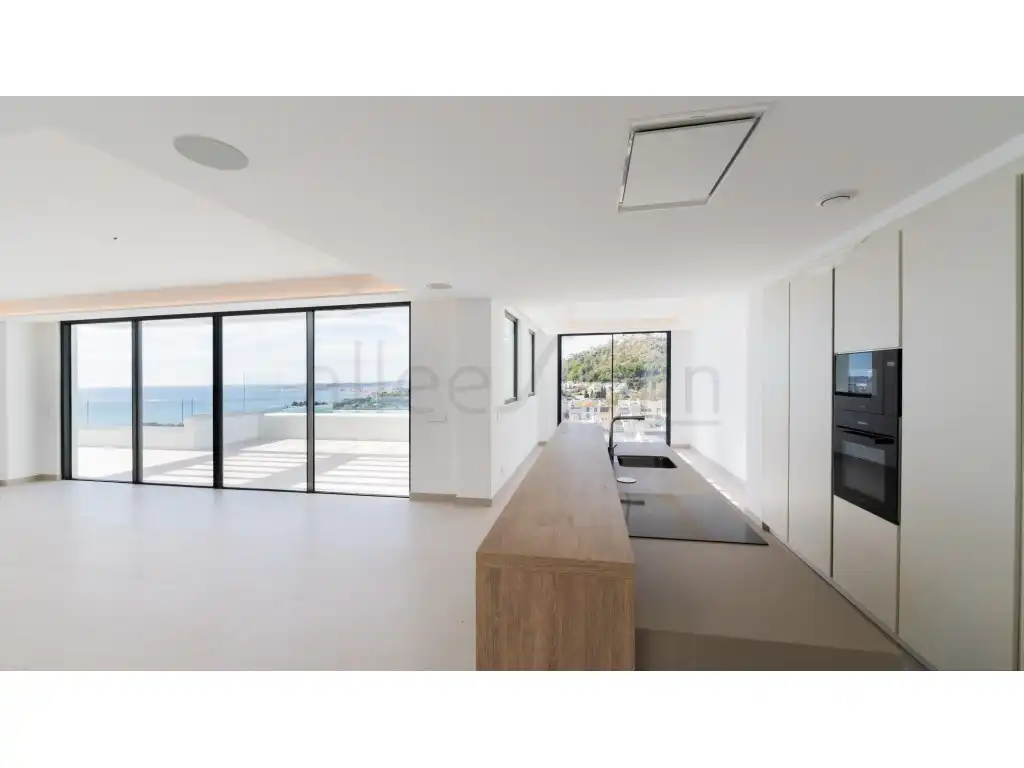 Sala d'estar de Casa o xalet en venda en Benalmádena amb Aire condicionat, Piscina i Piscina comunitària