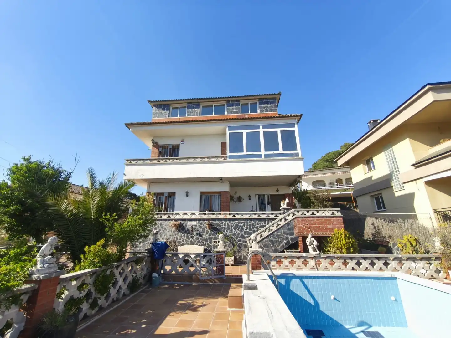 Vista exterior de Casa o xalet en venda en Lliçà d'Amunt amb Calefacció, Jardí privat i Terrassa