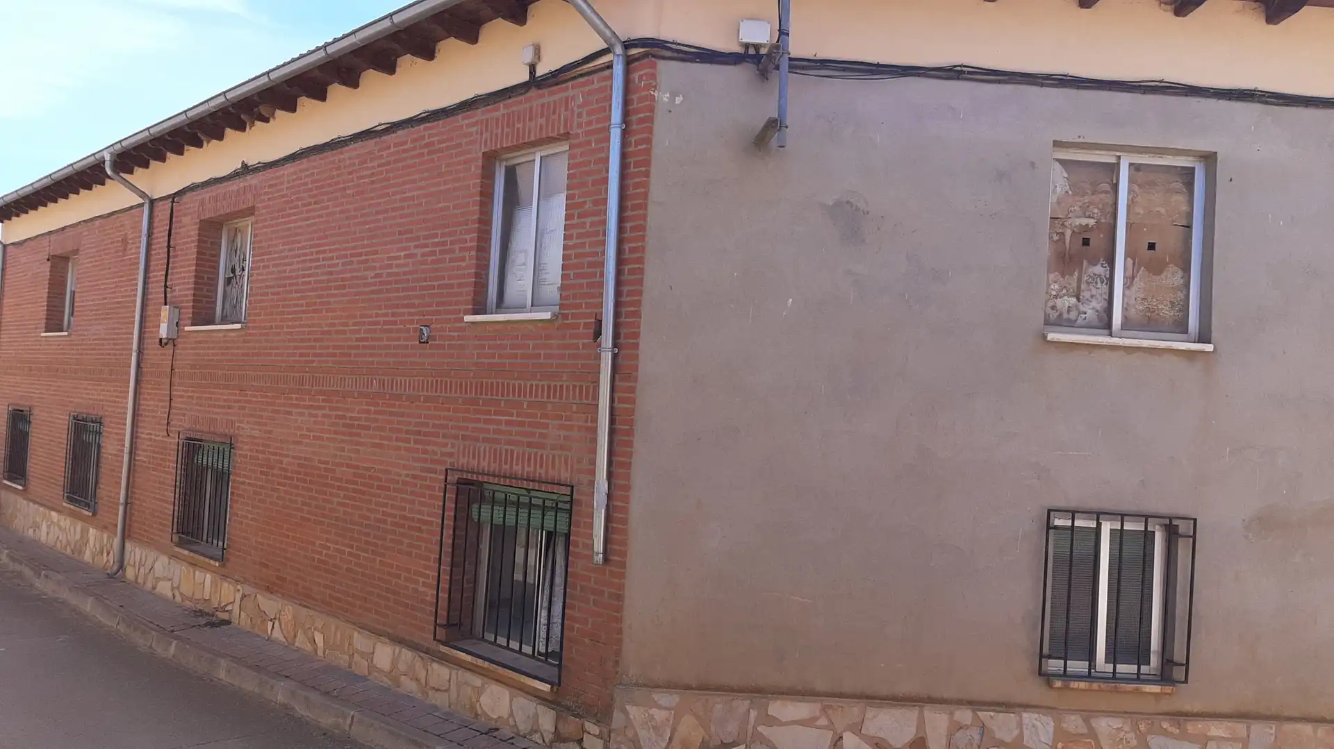 Vista exterior de Casa adosada en venta en Castromocho con Jardín privado, Terraza y Trastero