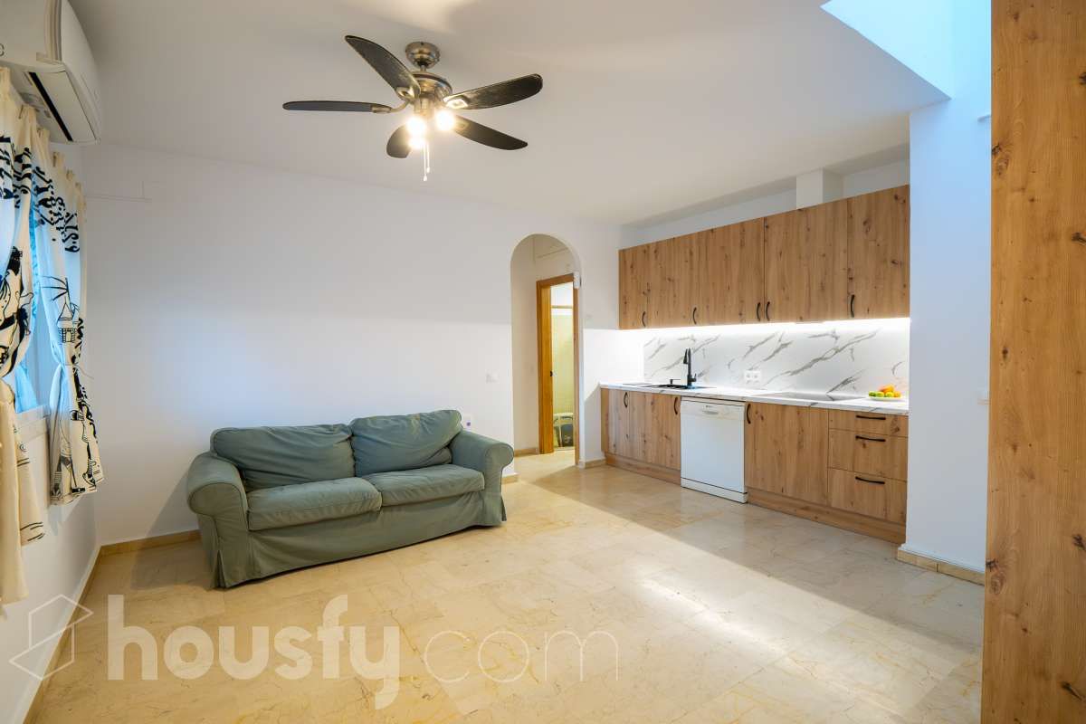 Sala d'estar de Casa o xalet en venda en Torremolinos amb Aire condicionat i Terrassa