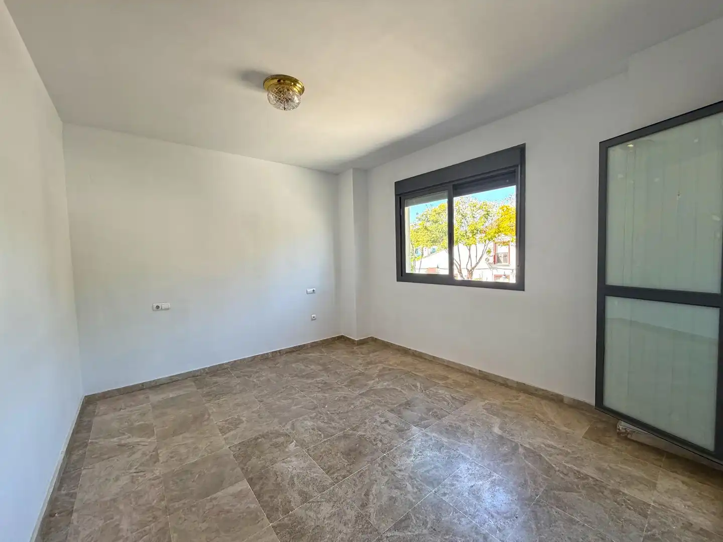 Dormitori de Casa adosada en venda en Mairena del Aljarafe amb Aire condicionat, Calefacció i Traster