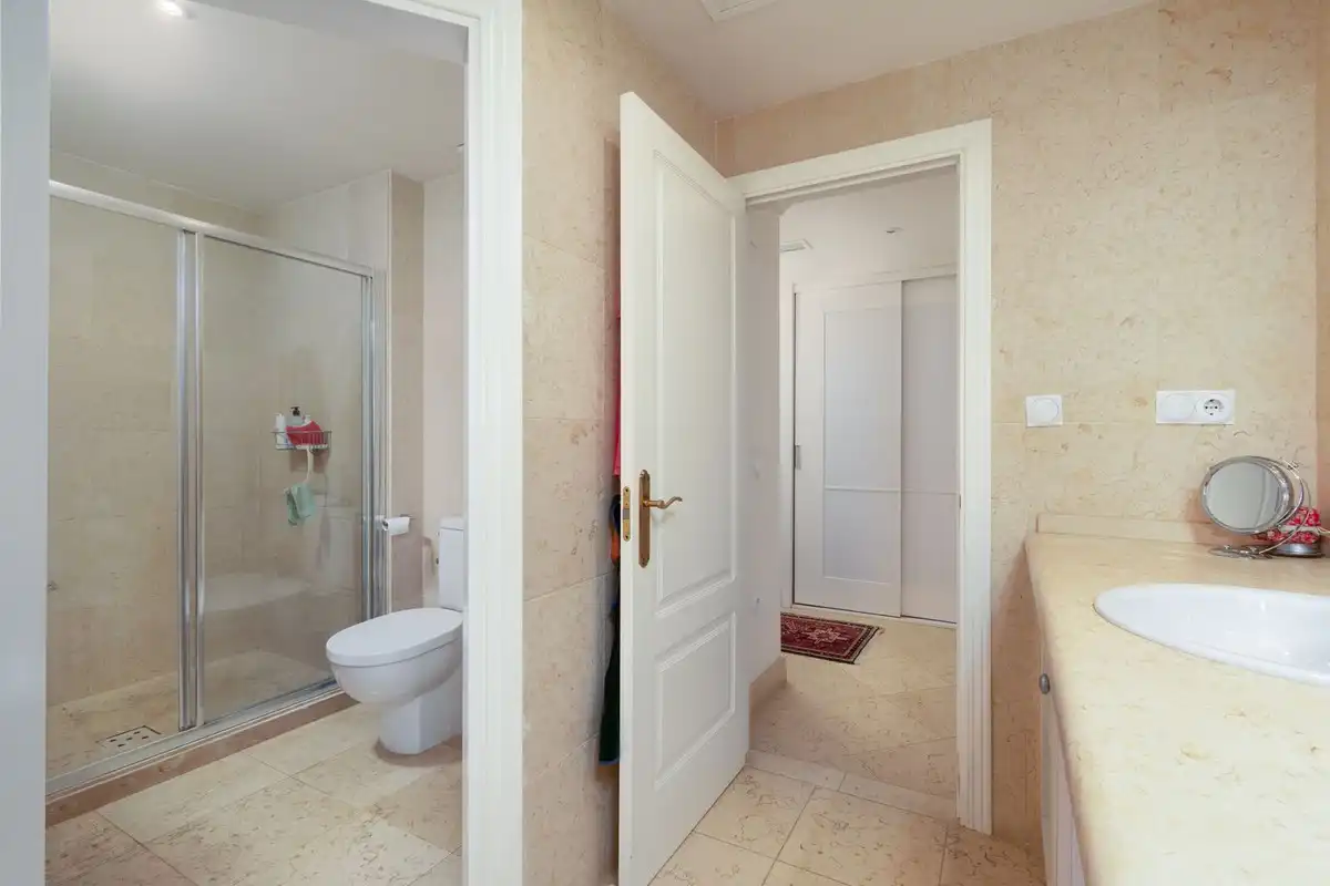 Flat with lift for sale in Nueva Andalucía, imagen 24