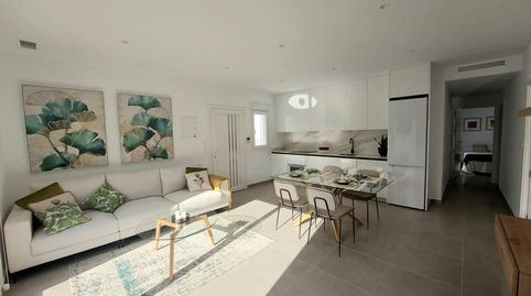 Estupenda villa de 2 dormitorios con solarium, piscina y jardín en Roldán, Murcia