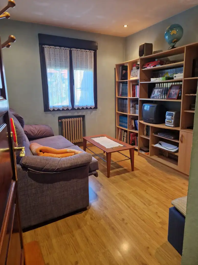 Sala de estar de Casa o chalet en venta en Illas con Calefacción y Trastero