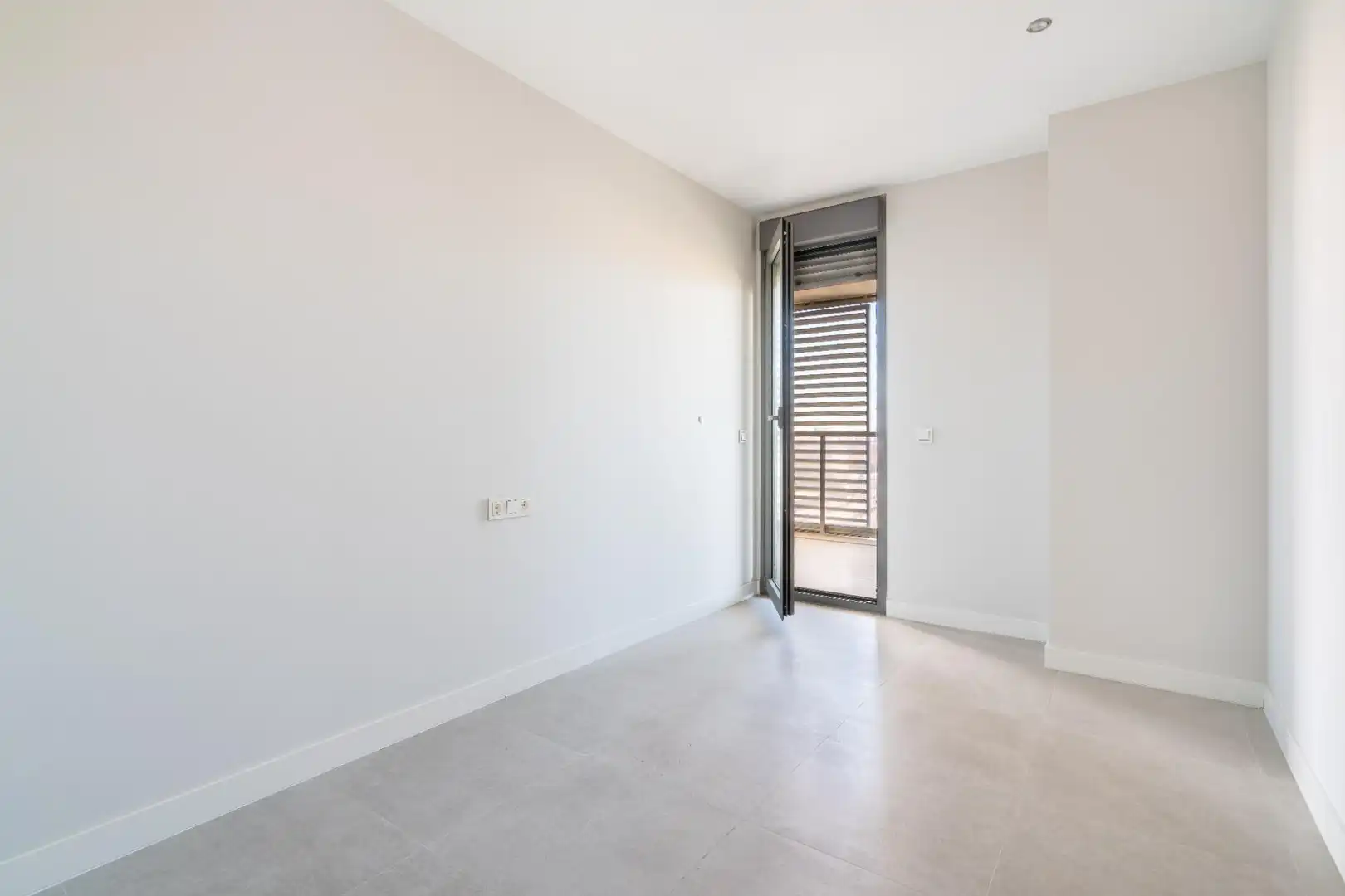 Bedroom of Flat for rent in Almería  with Air Conditioner, Heating and Private garden