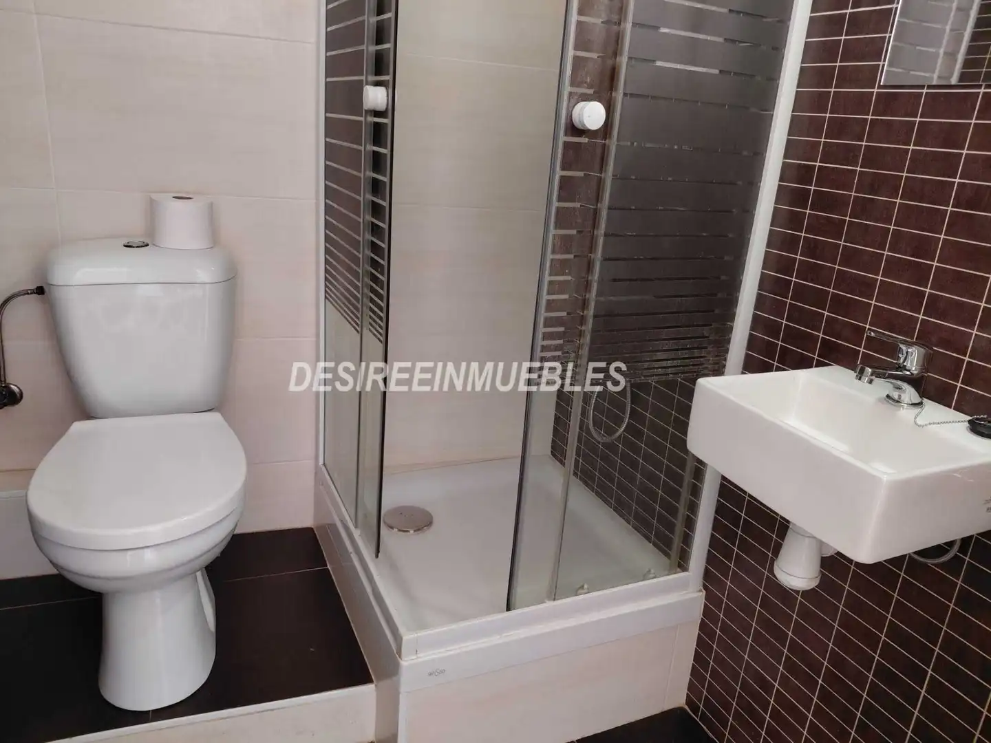 Baño de Oficina de alquiler en Valencia con Aire acondicionado, Calefacción y Terraza